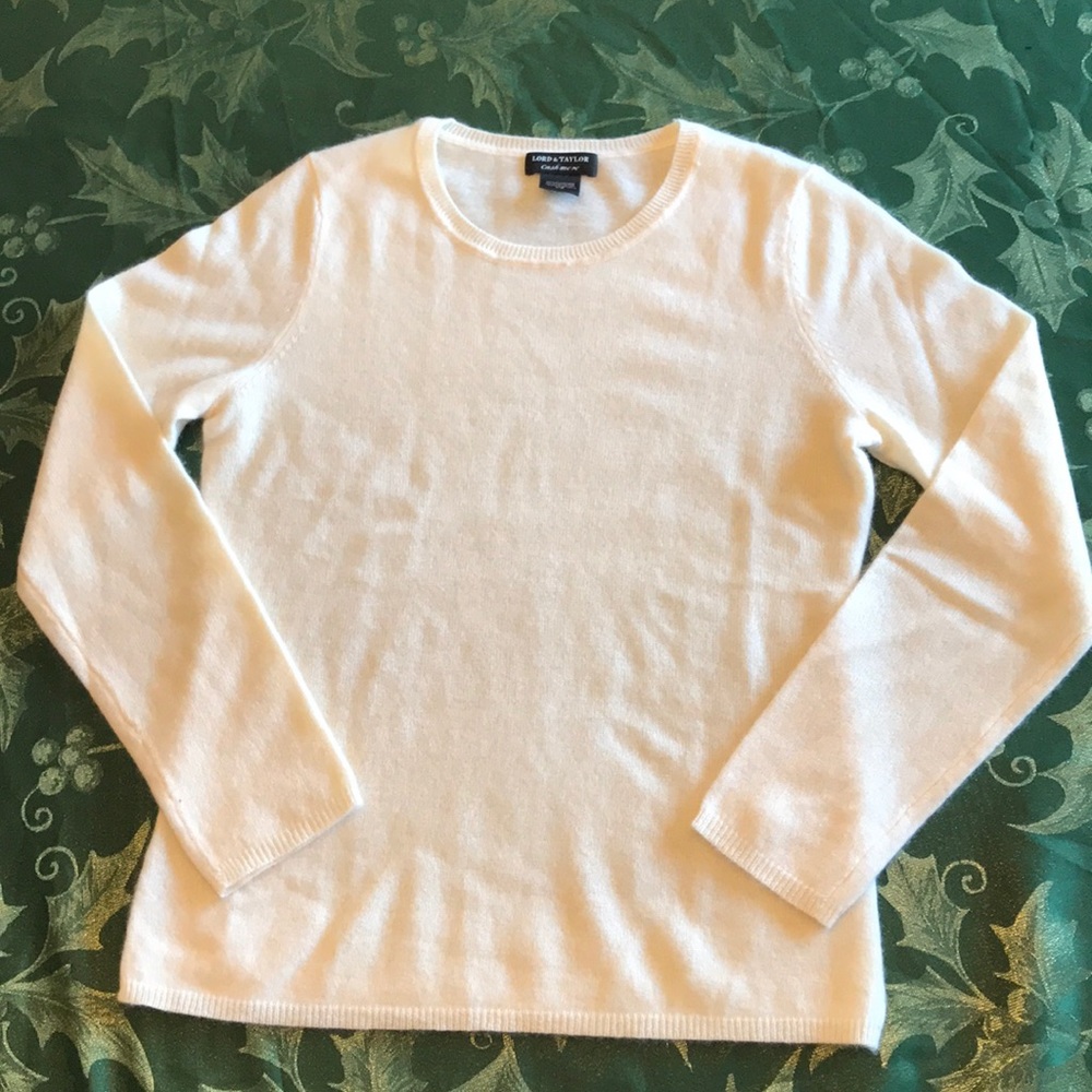 Lord and Taylor 100% Cashmere sweater size large